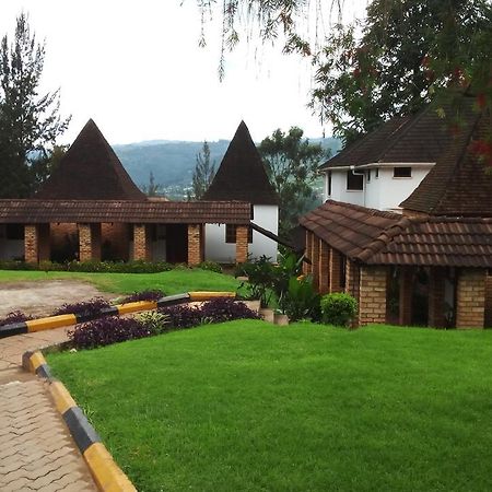 White Horse Inn Kabale Экстерьер фото