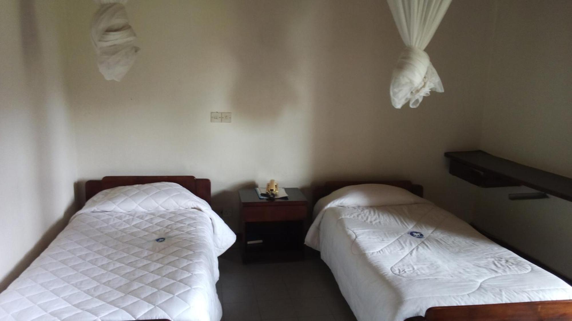 White Horse Inn Kabale Экстерьер фото
