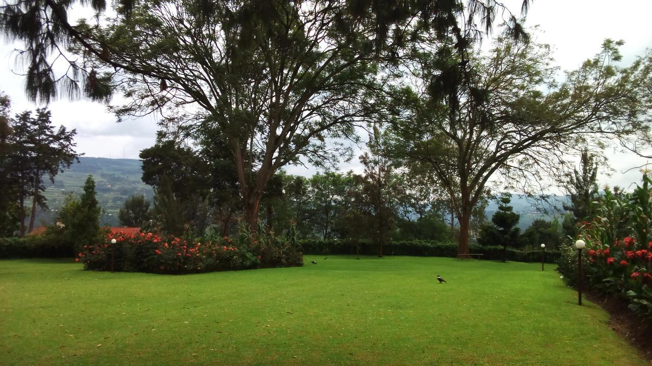 White Horse Inn Kabale Экстерьер фото